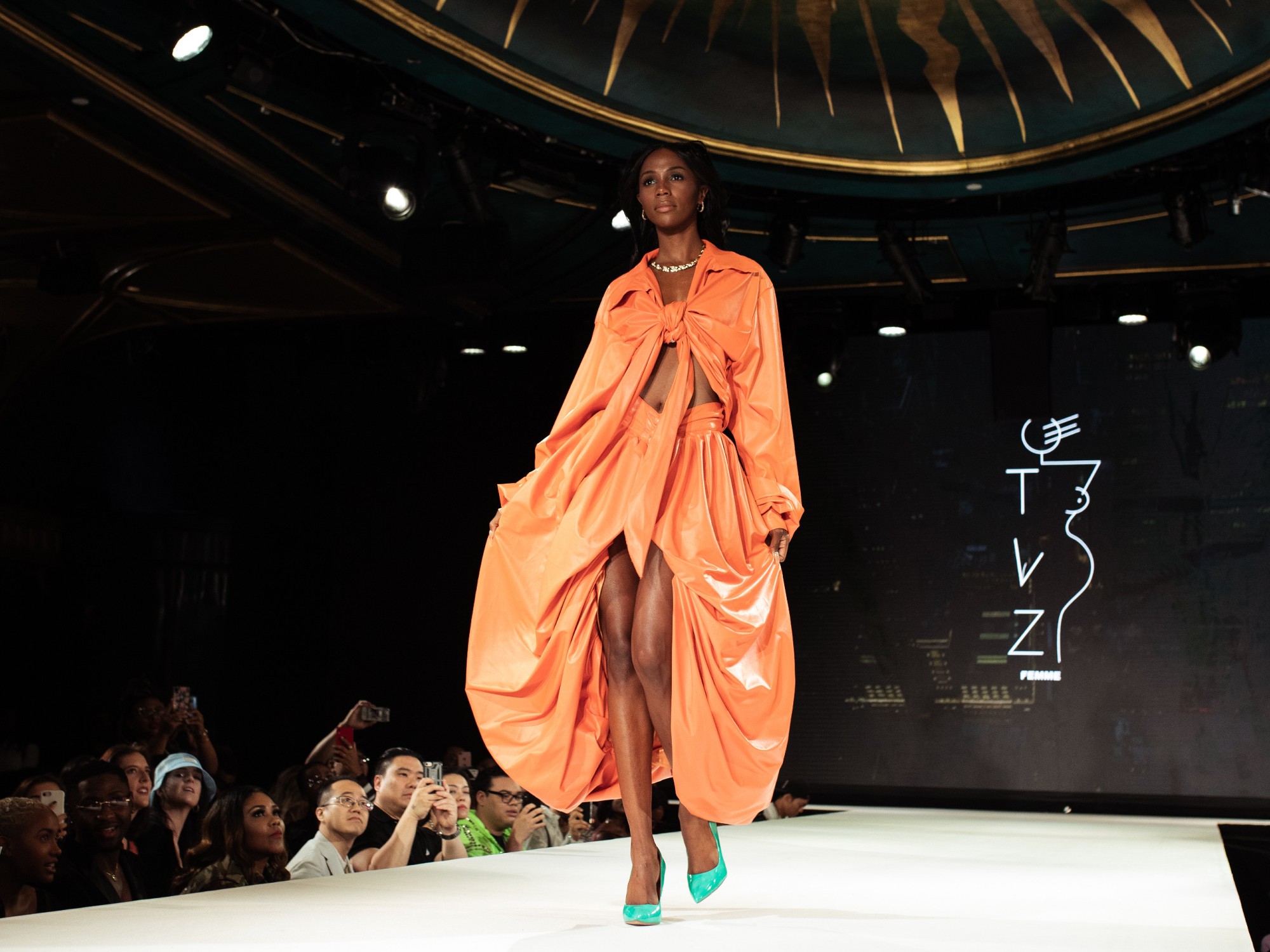 Fashion Shows and Trends: Catwalk Collections from London, New York, Milan,  Paris